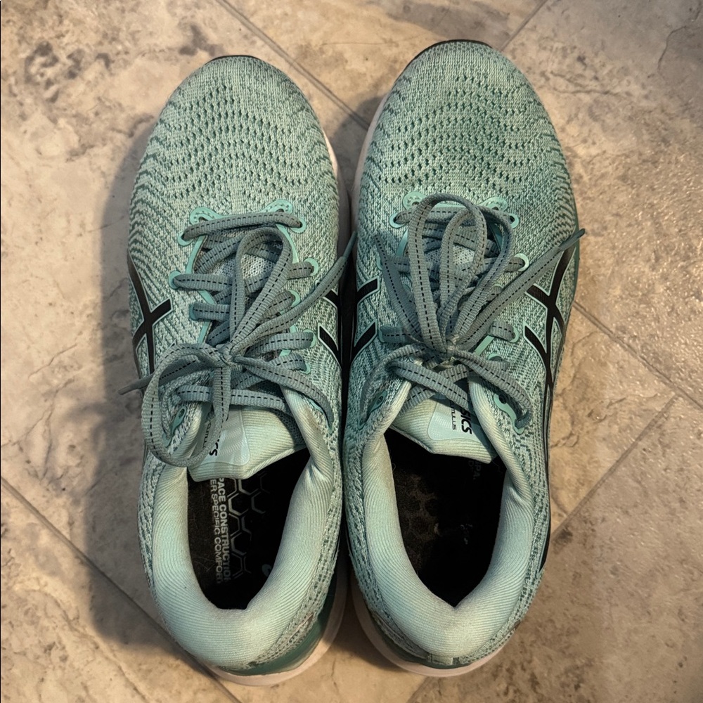 Women's ASICS size 8 gel cumulus running shoes - Picture 5 of 6